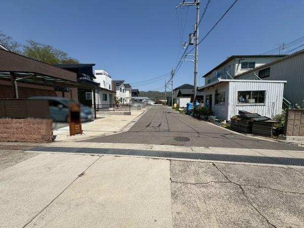 和歌山市宇田森　中古戸建の前面道路含む現地写真