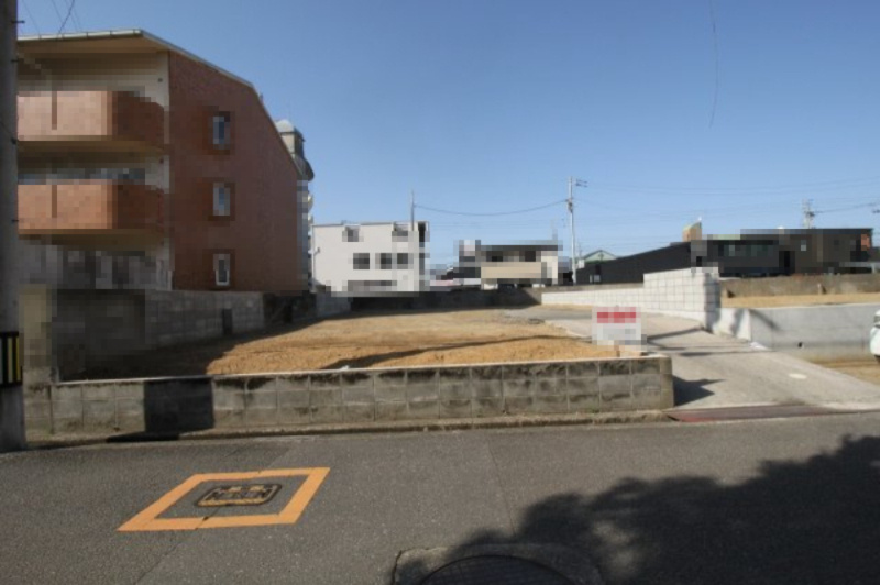 城山町　建築条件なし　売土地