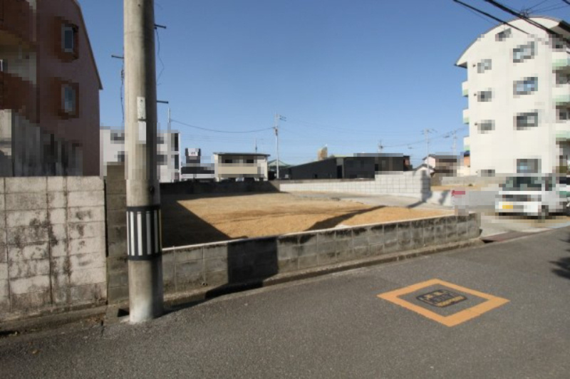 城山町　建築条件なし　売土地の外観
