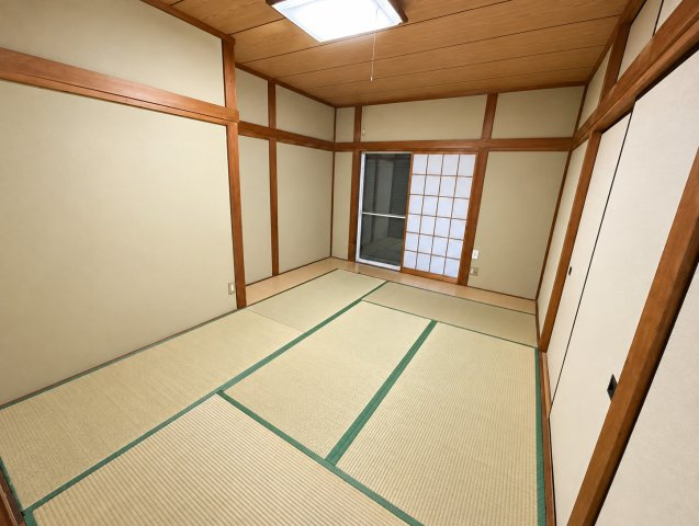 富里市立沢新田　中古戸建の和室|※画像の一部はAIを用いて加工・編集しています。実際の状況と異なる場合がありますので、ご了承下さい。
