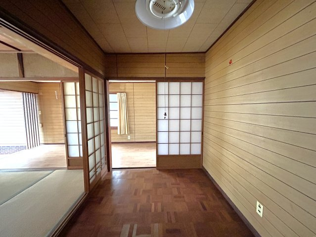 金浦貸平屋の洋室