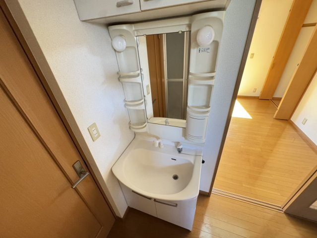 エスカーラ真間の独立洗面台