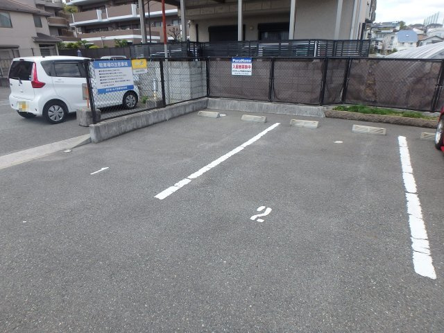 【駐車場】 | メゾン・クレール | 駐車スペースもあります