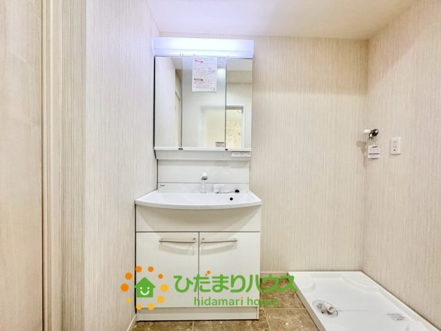 久喜市鷲宮５丁目　中古一戸建ての独立洗面台|2025年5月23日撮影