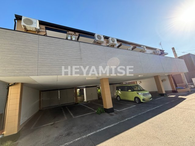 オナーズヒル福田の駐車場