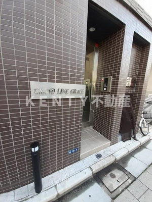 【エントランス】 | グランドライン　グレイス | 落ち着いたエントランスです