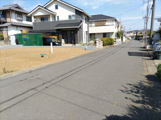 【前面道路含む現地写真】
