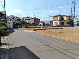 【前面道路含む現地写真】
