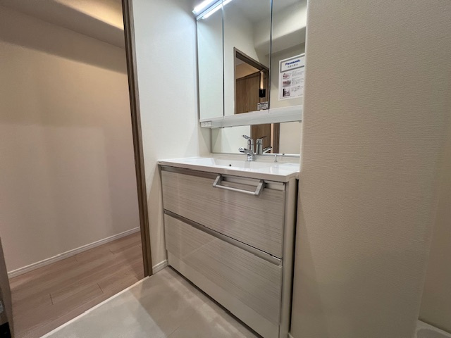 【独立洗面台】 | サーパス藤沢湘南台第2 | 独立洗面台あり、毎朝おしゃれに忙しい女性の方におすすめです