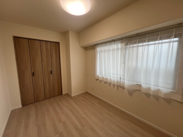 【寝室】 | サーパス藤沢湘南台第2 | 落ち着いて過ごせるお部屋なので、寝室にいかがでしょうか