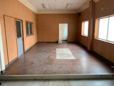 堺市美原区木材通　貸倉庫の内装|明るい室内です