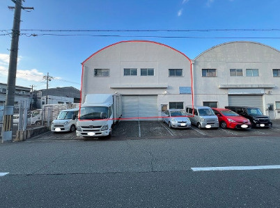 堺市美原区木材通　貸倉庫の外観|赤枠が賃貸部分です◎