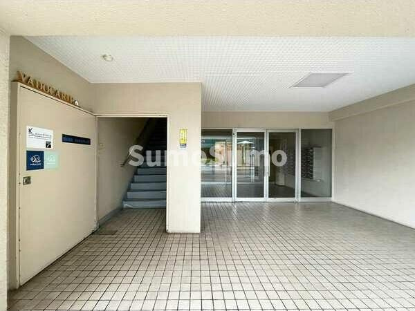 天神南ハイツのエントランス