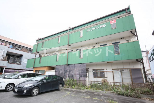 サンウォーム駅西の外観