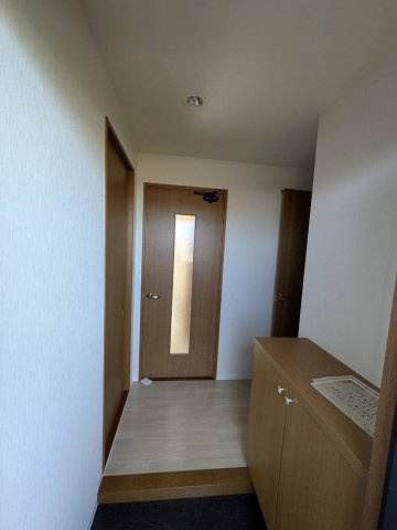 プランドール岡本の玄関