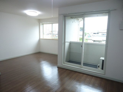 【居間・リビング】 | ブレス・コート | 使いやすい居間です