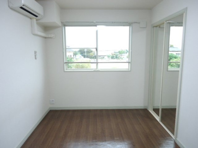 【洋室】 | ブレス・コート | 使い勝手のいい洋室です