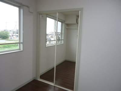 【内装】 | ブレス・コート | 内装は落ち着いています