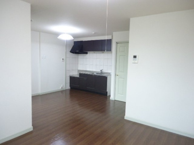 【居間・リビング】 | ブレス・コート | ゆったり過ごせる居間です