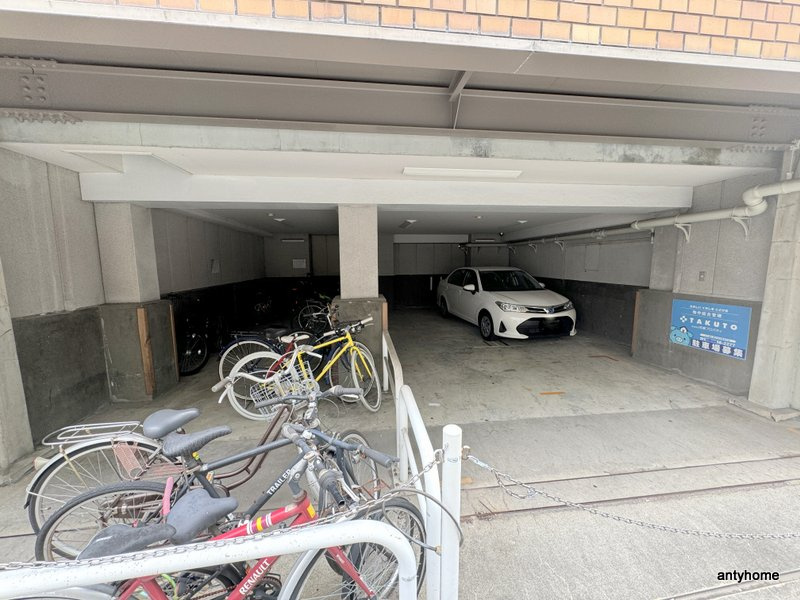 サンライズ野田阪神　仲介手数料無料の駐車場
