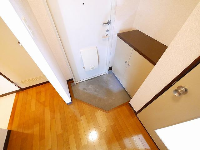 司ハイツの玄関|ゆったりとした玄関です