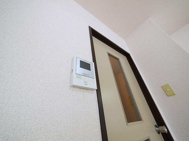 司ハイツのセキュリティ|モニターインターホンで付きで安心