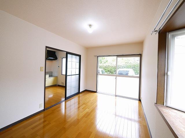 司ハイツの洋室|きれいな洋室です