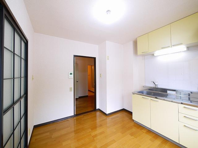 司ハイツの居間・リビング|ゆったり過ごせる居間です