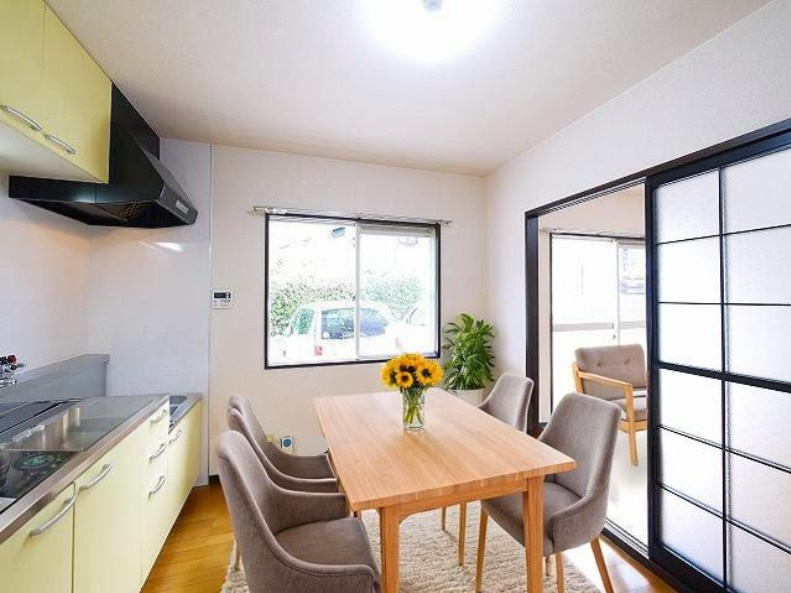 司ハイツの居間・リビング|CGで家具等を配置したもので家具等は含まれません