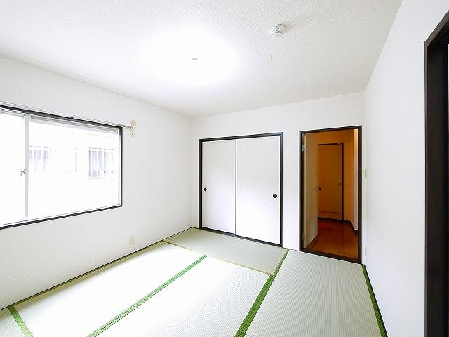 司ハイツの和室|柔らかい畳が心地よい和室