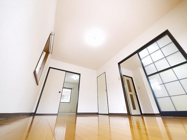 司ハイツの居間・リビング|ゆったり過ごせる居間です