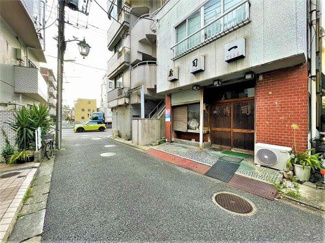 【前面道路含む現地写真】