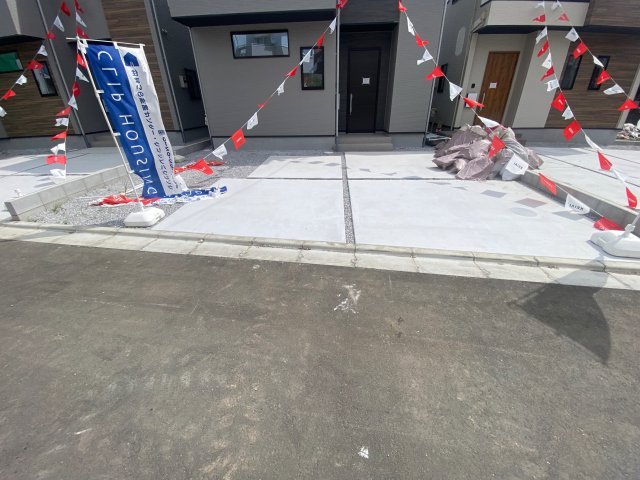 祝：成約済み　八王子市　石川町　新築戸建て　１期の駐車場|～仲介手数料無料☆八王子ひなた不動産～八王子市町石川町　新築戸建て
