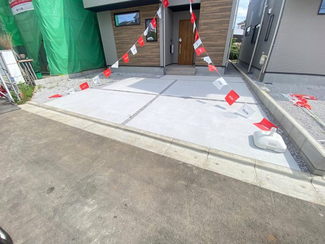 祝：成約済み　八王子市　石川町　新築戸建て　１期の駐車場|～仲介手数料無料☆八王子ひなた不動産～八王子市町石川町　新築戸建て
