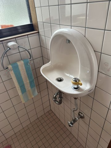 津山市日上　中古住宅7LDK＋離れのトイレ