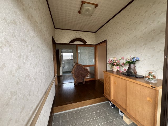 津山市日上　中古住宅7LDK＋離れの玄関|離れ