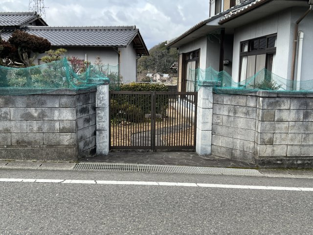 津山市日上　中古住宅7LDK＋離れの外観|門扉