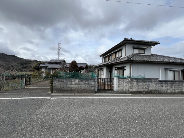 津山市日上　中古住宅7LDK＋離れの外観