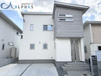 【外観】 | 並列2台駐車可能♪