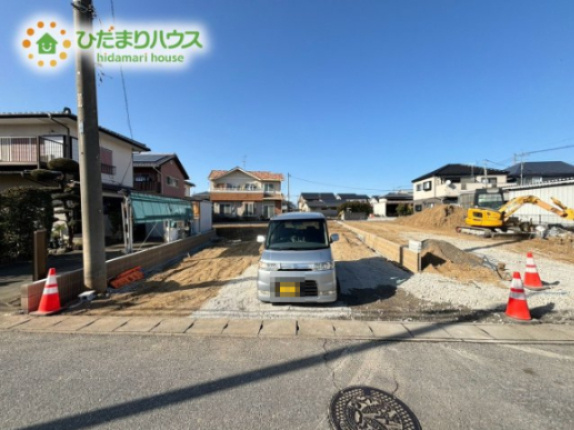 本庄市柏　新築一戸建て　ブルーミングガーデン　01の駐車場