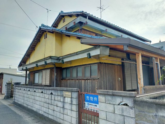 西条市壬生川144番地7　中古住宅の外観