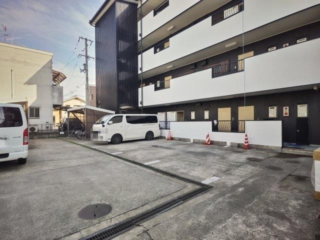 グランクレストの駐車場