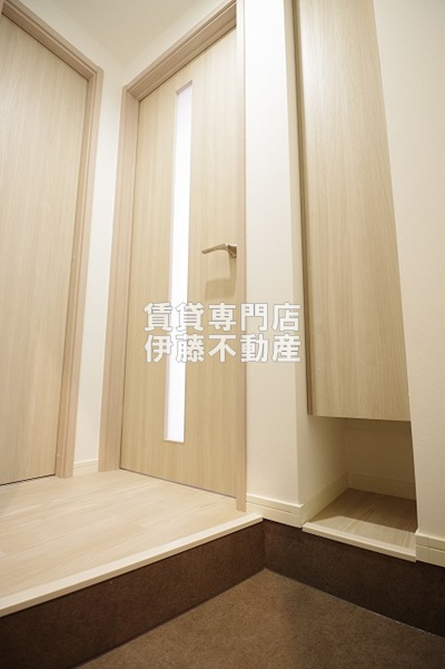 メイクス志賀本通の玄関