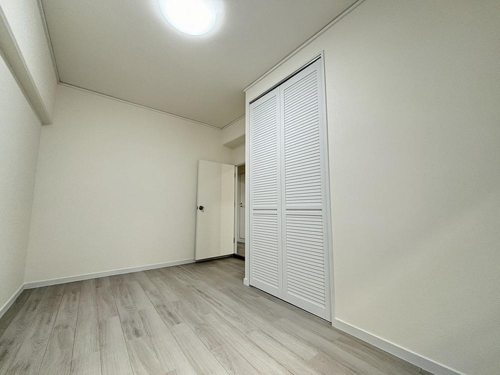 コム古川橋の洋室|洋室6.5帖　クローゼット
■物件内覧・資金計画相談・住宅ローン相談、リフォーム相談、お問合せ受付中■
※当日・翌日のご内覧、ご相談はお電話でのお問合せがスムーズです！