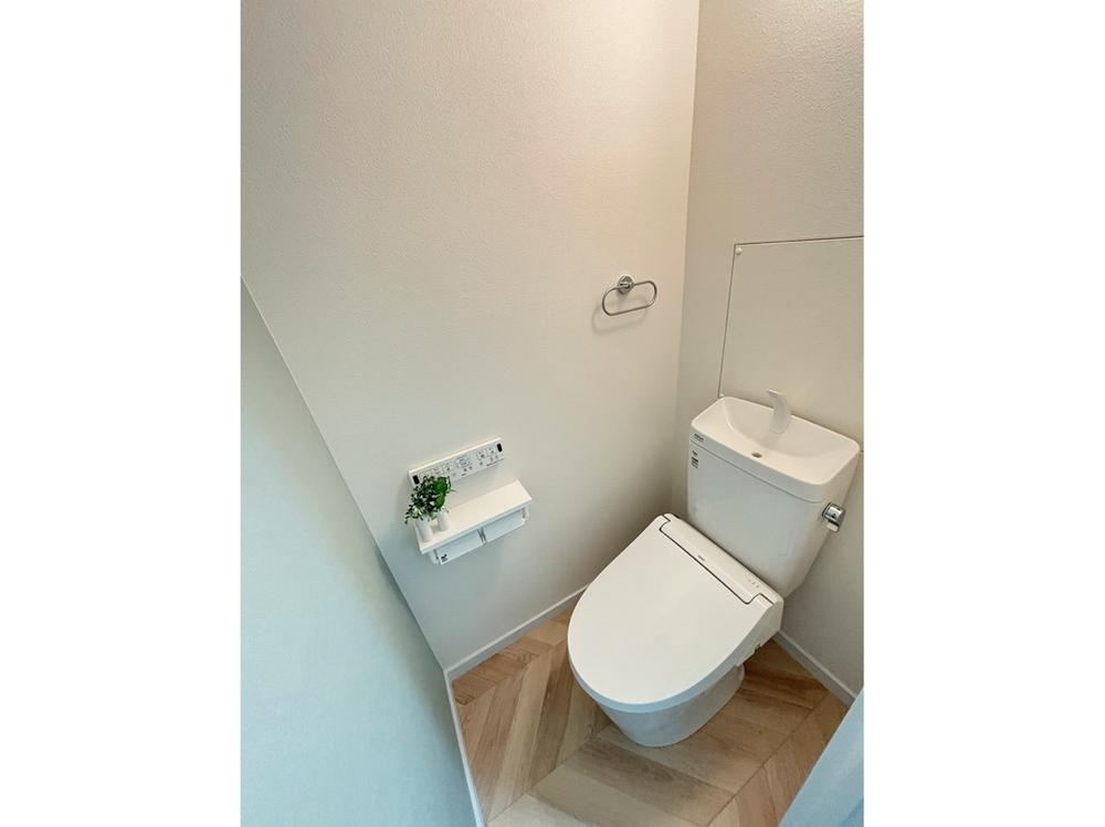 コム古川橋のトイレ|温水洗浄便座
■物件内覧・資金計画相談・住宅ローン相談、リフォーム相談、お問合せ受付中■
※当日・翌日のご内覧、ご相談はお電話でのお問合せがスムーズです！