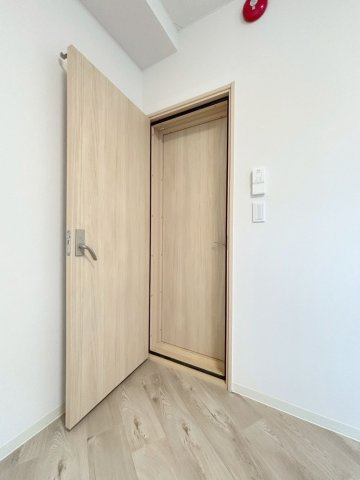 「防音マンション」VORT南常盤台レジデンスの内装|2重防音扉になっています。