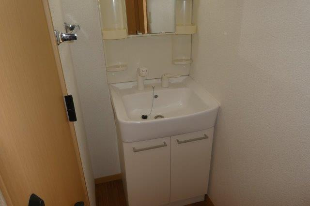 ソレイユ中島Aの独立洗面台|シャンプードレッサー