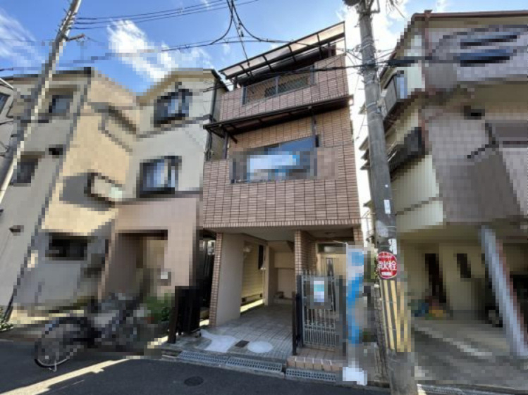 藤阪東町2丁目　中古一戸建ての外観|新しい生活にいかがでしょうか？外観はお住まいの顔になります。こだわりたいポイントですね。外壁塗装や屋根塗装のご相談も承っております。
■現地内覧・資金計画相談・住宅ローン相談もお問合せ受付中■
