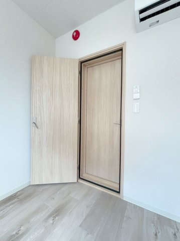 「防音マンション」VORT南常盤台レジデンスの内装|2重防音扉になっています。