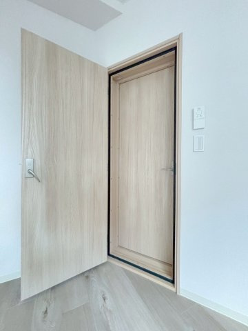 「防音マンション」VORT南常盤台レジデンスの収納|2重防音扉になっています。